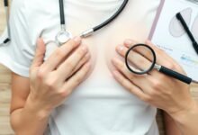 كيفية فحص الثدي الذاتي للكشف المبكر عن السرطان