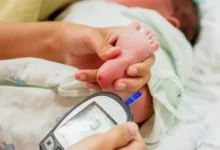 فحوصات حديثي الولادة