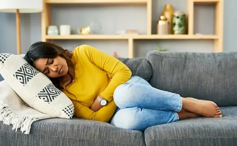 الفرق بين ألم الرحم والمبيض